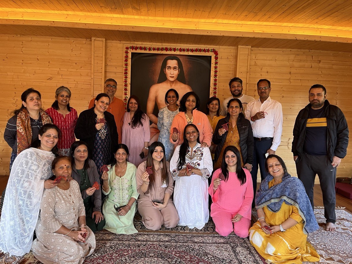 Satsang gathering, Tapovan