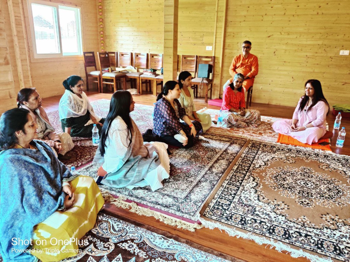 Satsang gathering, Tapovan